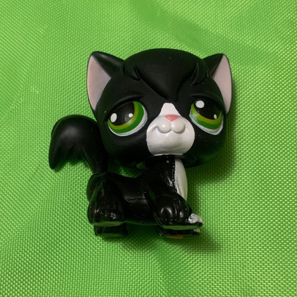 Hasbro LPS Littlest Pet Shop Black and White Cat (#55)